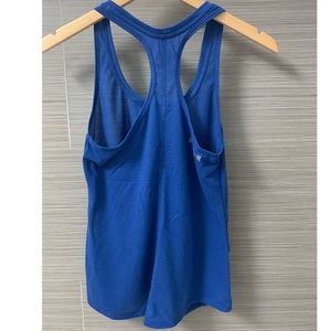 Under Armour Tops - Under Armour Tank Top Under Armour Tops - Under Armour Tank Top